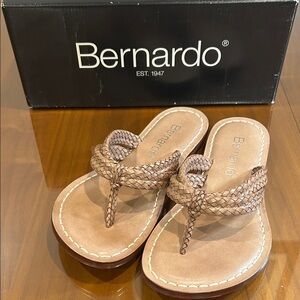 NWT Bernardo Miami Woven Leather Sandals